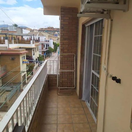 Apartamento 3 Dormitorios Frente A Hospital De Traumatologia Granada Bagian luar foto