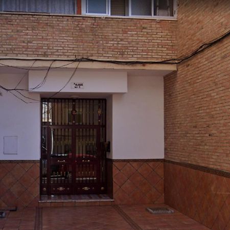 Apartamento 3 Dormitorios Frente A Hospital De Traumatologia Granada Bagian luar foto