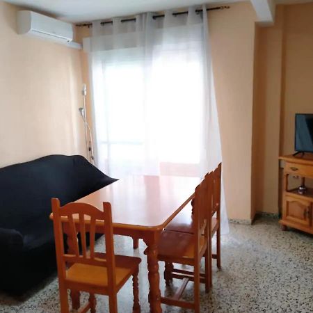 Apartamento 3 Dormitorios Frente A Hospital De Traumatologia Granada Bagian luar foto