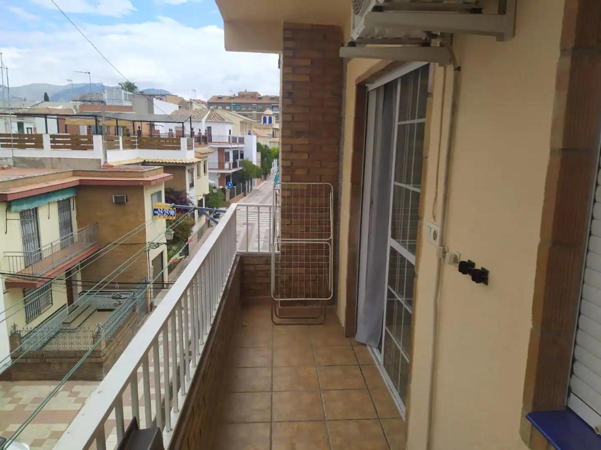 Apartamento 3 Dormitorios Frente A Hospital De Traumatologia Granada Bagian luar foto