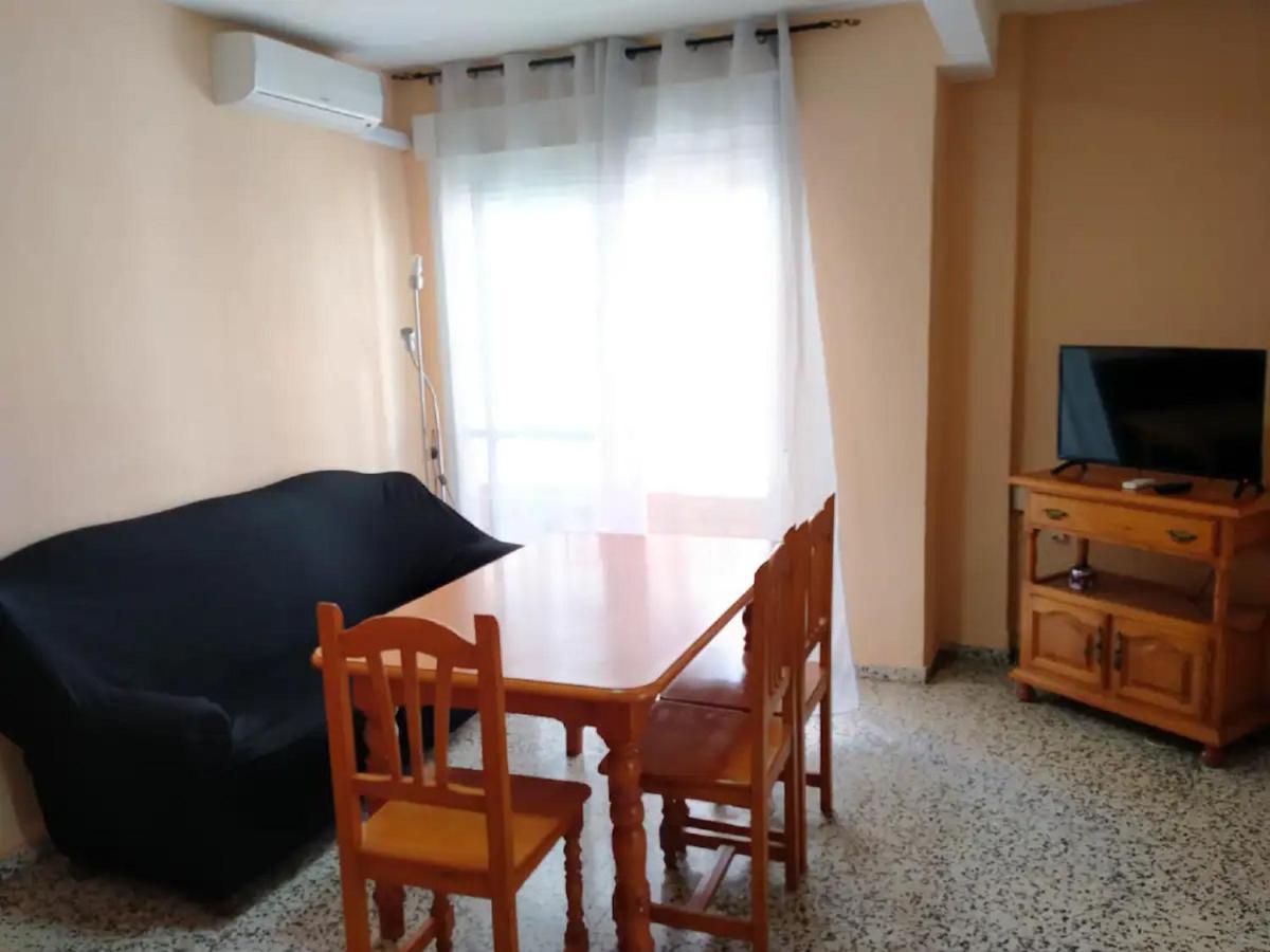 Apartamento 3 Dormitorios Frente A Hospital De Traumatologia Granada Bagian luar foto